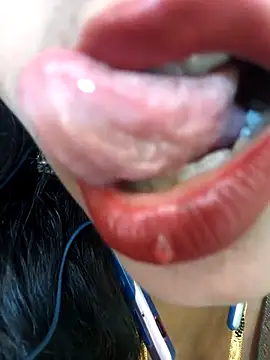 Snapshot of Lovely12streaming chatting on October 2025 08:15:01 PM Lovely12streaming online show from October 2025 08:15:01 PM