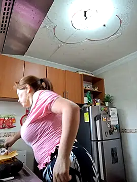 Snapshot of sussy_185 chatting on March 2025 07:27:01 PM sussy 185 online show from March 2025 07:27:01 PM