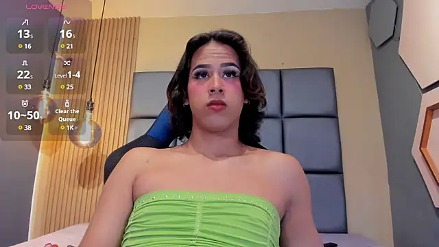 HOTTY RED  online show from February 2025 06:09:01 PM