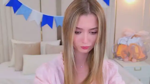 Snapshot of MarybethSnow chatting on September 2025 05:07:02 PM MarybethSnow online show from September 2025 05:07:02 PM