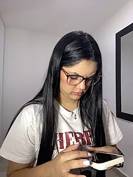 kimberlyhills1 online show from October 2025 05:17:02 AM