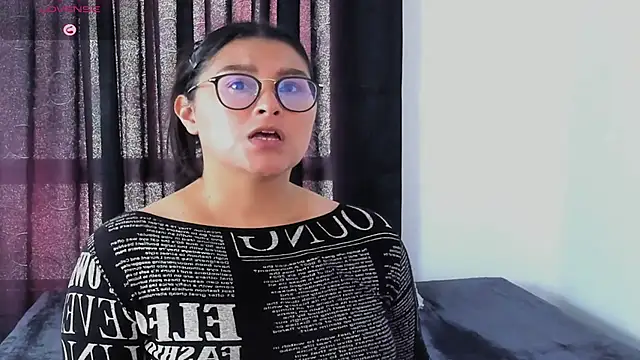 Snapshot of lorymoon chatting on December 2024 07:01:02 PM lorymoon online show from December 2024 07:01:02 PM