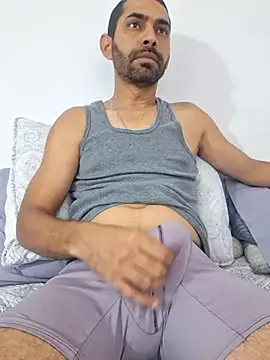 Snapshot of Alsaud1106 chatting on March 2025 06:48:02 AM Alsaud1106 online show from March 2025 06:48:02 AM