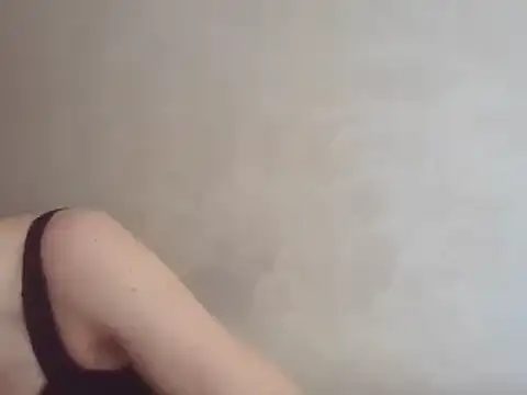 CaitlinaJayne23 online show from February 2025 01:43:01 PM