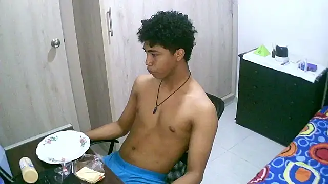 Snapshot of sexy_diamante_ chatting on October 2025 10:06:02 PM sexy diamante online show from October 2025 10:06:02 PM