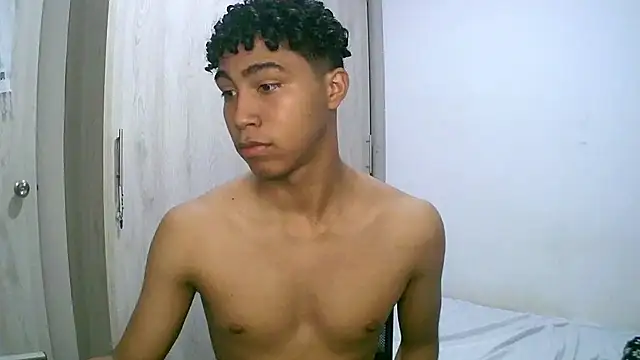 Snapshot of sexy_diamante_ chatting on November 2025 11:37:02 PM sexy diamante online show from November 2025 11:37:02 PM