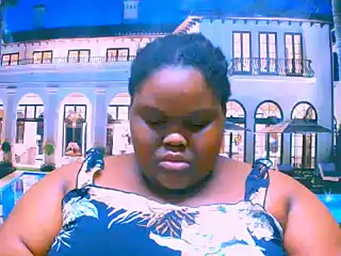 Snapshot of EbonyHotBuns chatting on October 2025 05:37:01 AM EbonyHotBuns online show from October 2025 05:37:01 AM