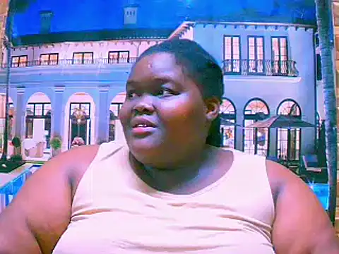 Snapshot of EbonyHotBuns chatting on October 2025 06:29:01 PM EbonyHotBuns online show from October 2025 06:29:01 PM