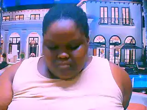 Snapshot of EbonyHotBuns chatting on October 2025 06:46:01 AM EbonyHotBuns online show from October 2025 06:46:01 AM