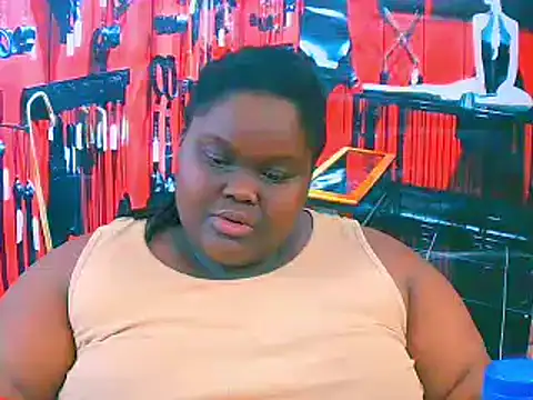 Snapshot of EbonyHotBuns chatting on October 2025 09:28:02 PM EbonyHotBuns online show from October 2025 09:28:02 PM