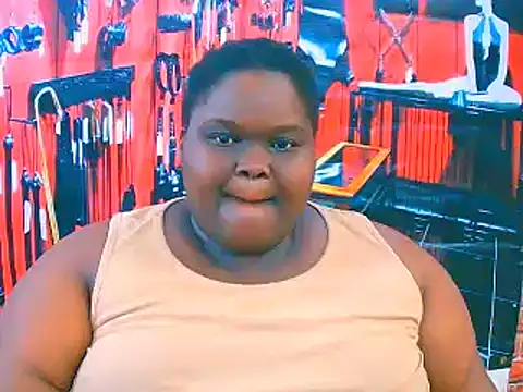 Snapshot of EbonyHotBuns chatting on October 2025 09:33:01 AM EbonyHotBuns online show from October 2025 09:33:01 AM