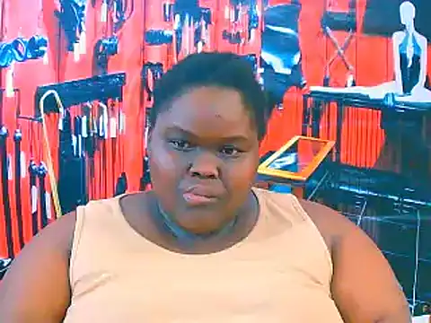 Snapshot of EbonyHotBuns chatting on November 2025 10:06:02 AM EbonyHotBuns online show from November 2025 10:06:02 AM