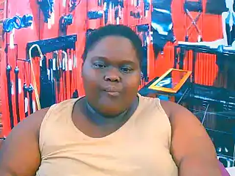 Snapshot of EbonyHotBuns chatting on November 2025 10:17:01 AM EbonyHotBuns online show from November 2025 10:17:01 AM