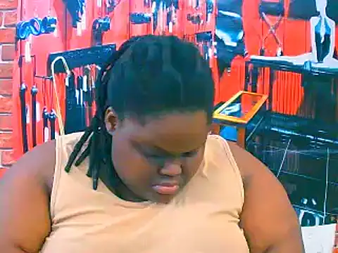 Snapshot of EbonyHotBuns chatting on November 2025 10:23:01 PM EbonyHotBuns online show from November 2025 10:23:01 PM