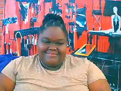 Snapshot of EbonyHotBuns chatting on November 2025 05:19:01 AM EbonyHotBuns online show from November 2025 05:19:01 AM