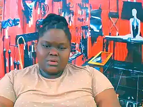 Snapshot of EbonyHotBuns chatting on November 2025 06:55:01 AM EbonyHotBuns online show from November 2025 06:55:01 AM