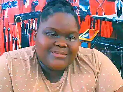 Snapshot of EbonyHotBuns chatting on November 2025 07:19:02 AM EbonyHotBuns online show from November 2025 07:19:02 AM