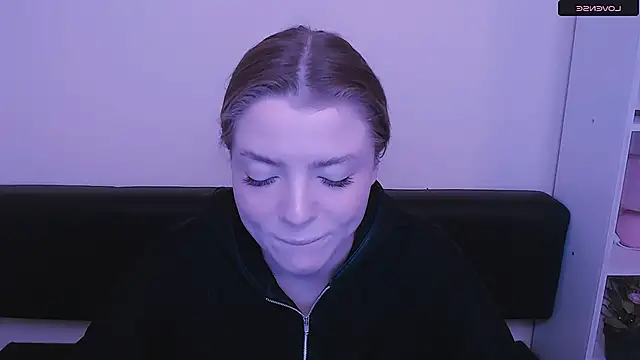 MissOliviaa  online show from December 2024 07:37:02 AM