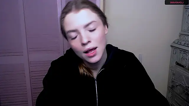 MissOliviaa  online show from January 2025 10:32:01 AM