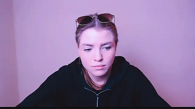 MissOliviaa  online show from February 2025 02:26:02 PM