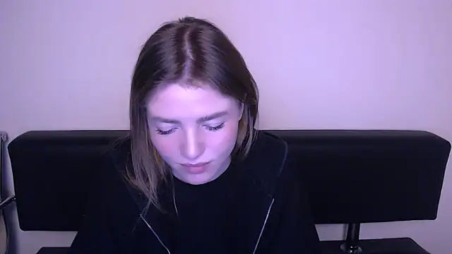 MissOliviaa  online show from February 2025 01:28:01 PM