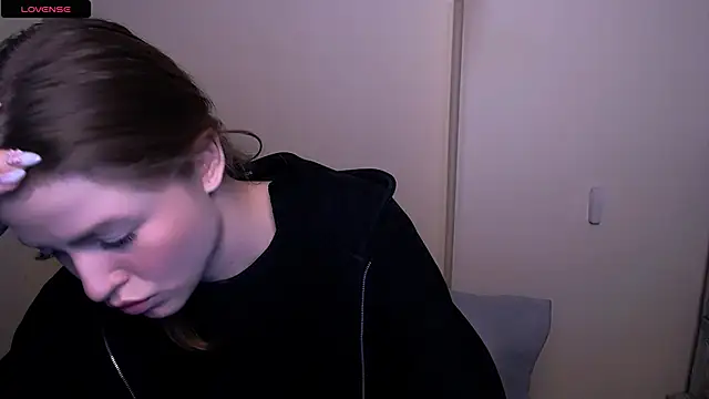 MissOliviaa  online show from February 2025 12:08:01 PM