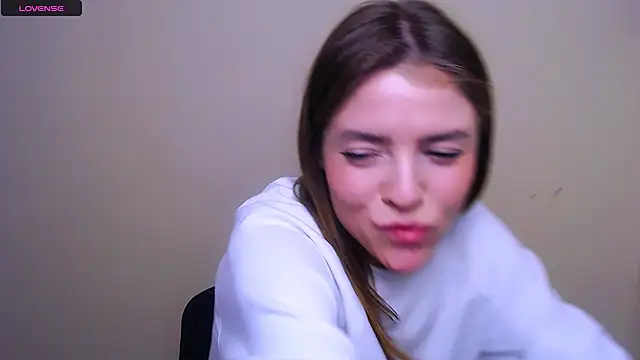 MissOliviaa  online show from February 2025 10:47:02 AM