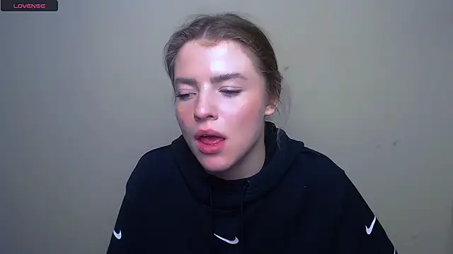 MissOliviaa  online show from February 2025 02:46:02 PM