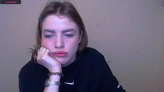 MissOliviaa  online show from February 2025 08:28:02 AM