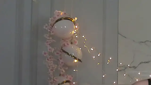 Smiley Mia online show from December 2024 05:12:02 AM