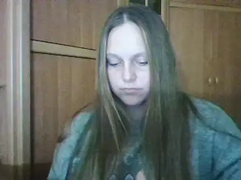 Evasapples online show from December 2024 09:00:01 PM