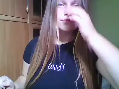 Evasapples online show from December 2024 01:50:02 PM