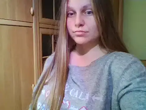 Evasapples online show from January 2025 08:24:01 PM