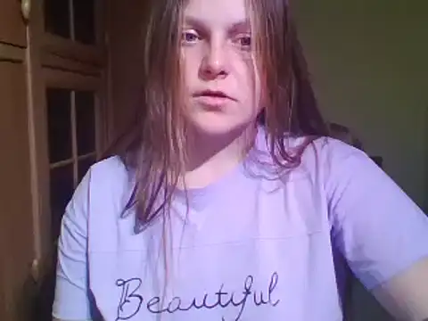 Evasapples online show from February 2025 08:45:02 PM