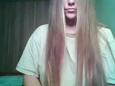 Evasapples online show from October 2025 09:57:01 PM