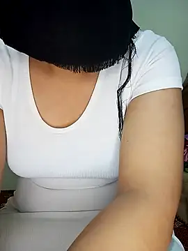 Snapshot of Sahar_sexy chatting on January 2025 05:34:01 PM Sahar sexy online show from January 2025 05:34:01 PM