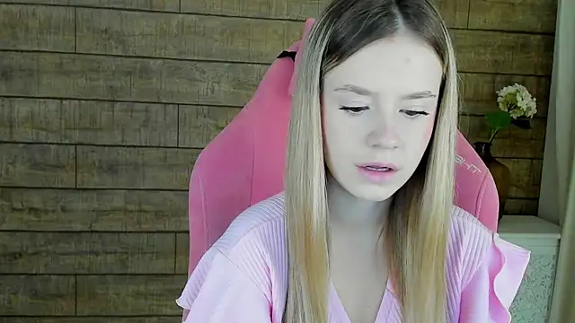 MilanaBalmain online show from October 2025 04:12:01 AM