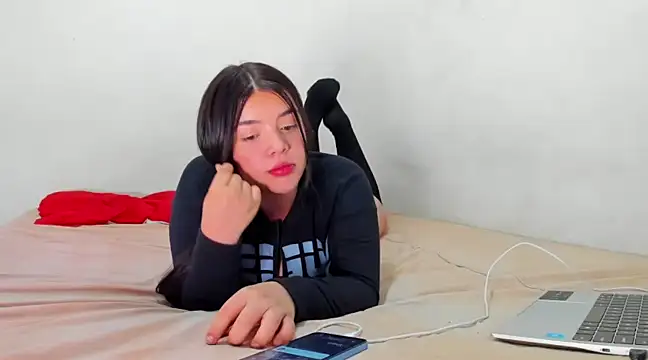 Sofytayl0r online show from February 2025 02:39:01 AM