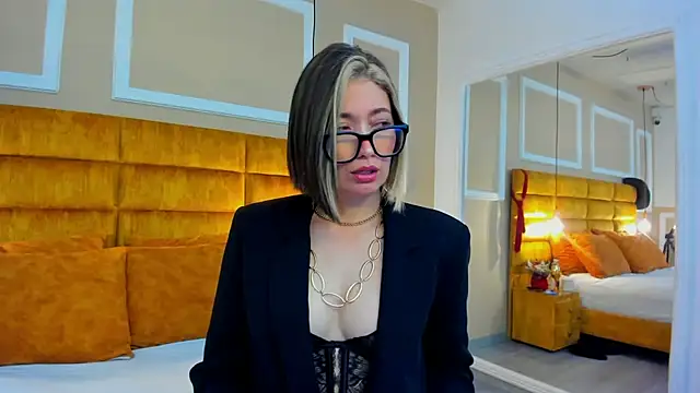 Snapshot of adarussell chatting on December 2025 02:04:01 PM adarussell online show from December 2025 02:04:01 PM