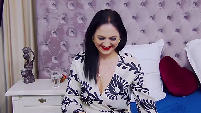 Snapshot of CassidyVelvet chatting on January 2025 10:59:01 PM CassidyVelvet online show from January 2025 10:59:01 PM
