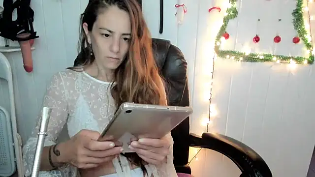 Snapshot of jessiburningheels chatting on December 2025 09:14:01 AM jessiburningheels online show from December 2025 09:14:01 AM