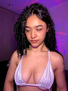 Crystal Dluna online show from October 2025 06:08:02 PM