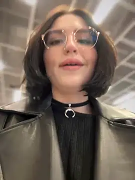meow girl online show from December 2024 11:08:02 AM