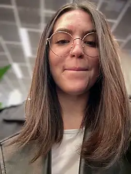 Snapshot of meow_girl chatting on October 2025 12:04:02 PM meow girl online show from October 2025 12:04:02 PM