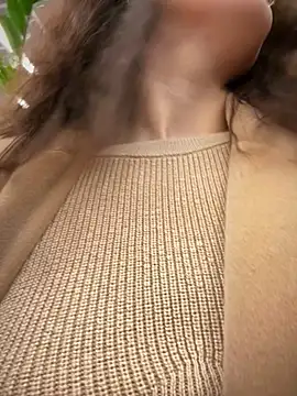 Snapshot of meow_girl chatting on October 2025 11:25:01 AM meow girl online show from October 2025 11:25:01 AM