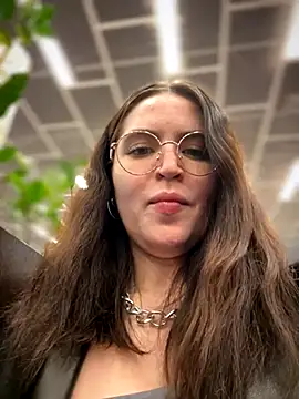 Snapshot of meow_girl chatting on November 2025 03:12:01 PM meow girl online show from November 2025 03:12:01 PM