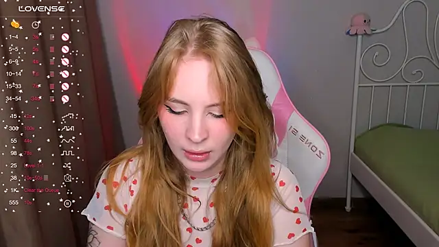 Snapshot of lilKitty_Melanie chatting on November 2025 07:38:02 PM lilKitty Melanie online show from November 2025 07:38:02 PM