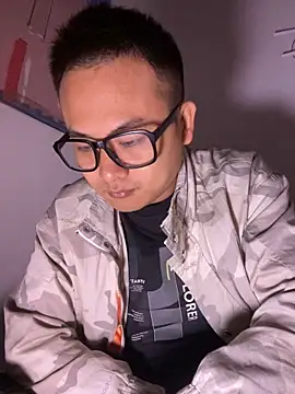 Snapshot of lixiaoshuai8 chatting on November 2025 04:23:02 AM lixiaoshuai8 online show from November 2025 04:23:02 AM