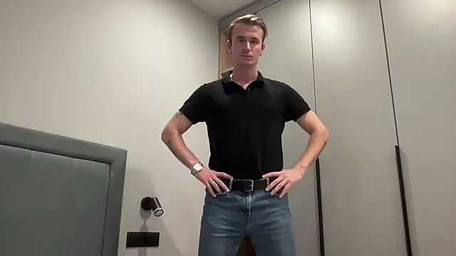 cute mark online show from October 2025 04:37:01 PM