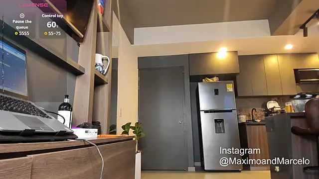 Maximo Marcelo online show from September 2025 10:47:01 PM